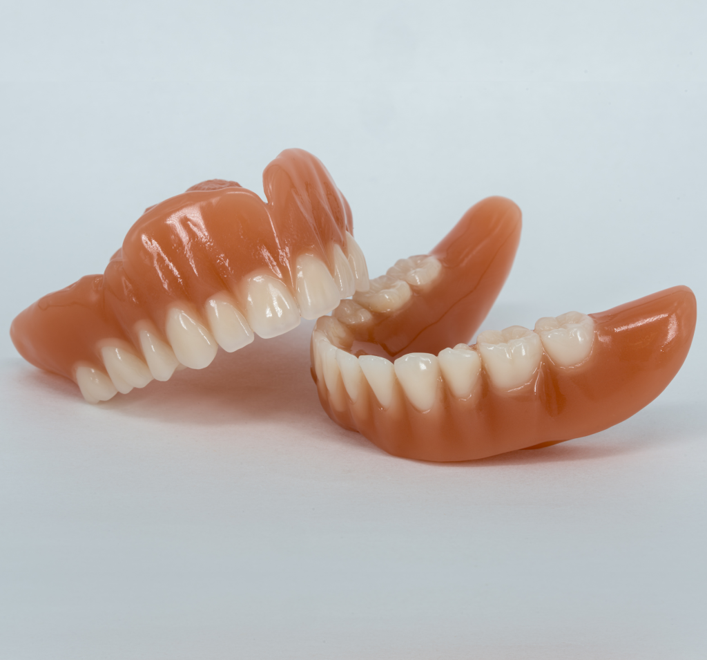 Volledig kunstgebit op maat gemaakt in Veenendaal